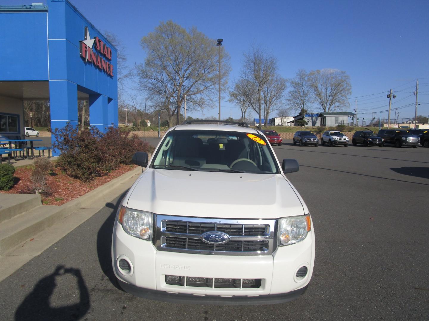 2012 WHITE Ford Escape XLS FWD (1FMCU0C7XCK) with an 2.5L L4 DOHC 16V engine, located at 1814 Albert Pike Road, Hot Springs, AR, 71913, (501) 623-1717, 34.494228, -93.094070 - Photo#1
